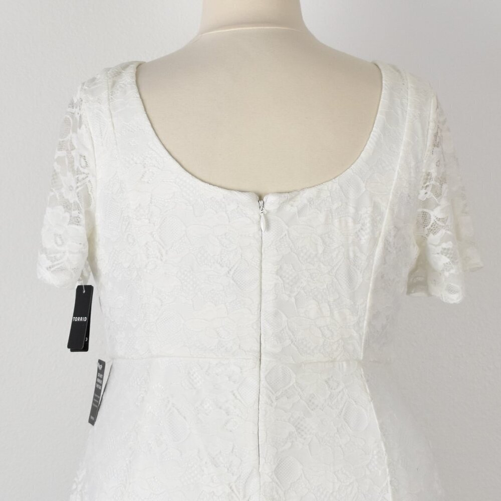 Torrid Ivory Lace Short Sleeve Fit & Flare Wedding Dress NEW - 22 - Picture 3 of 12